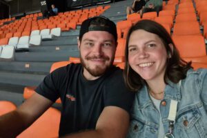 Wir beim Basketballspiel